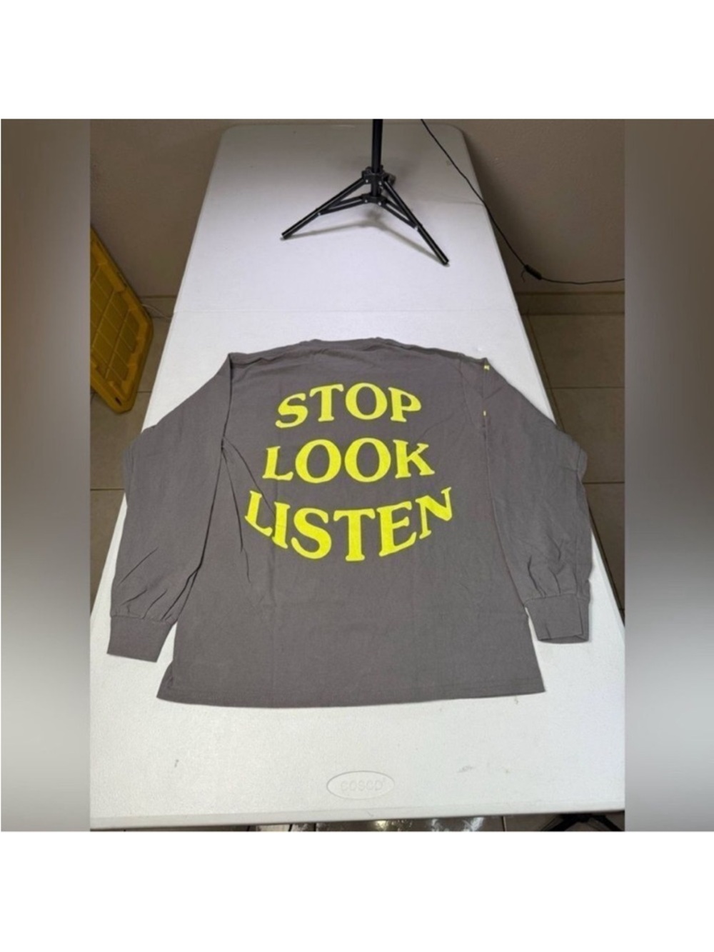 New Travis Scott Astroworld
2019 Europe Tour Merch Long
Sleeve Tee Sz M